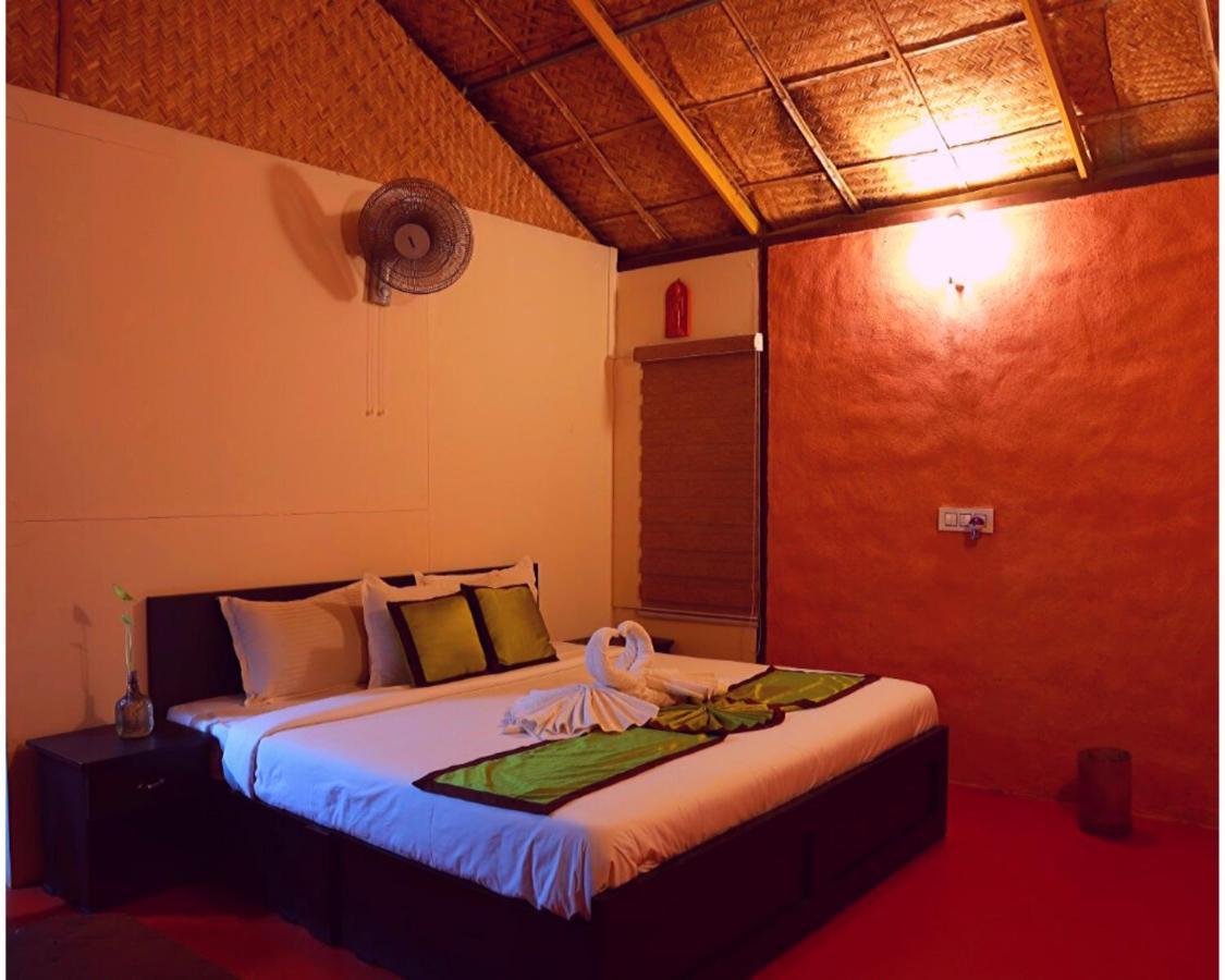 Koomankolly Resort Thirunelly Exterior photo